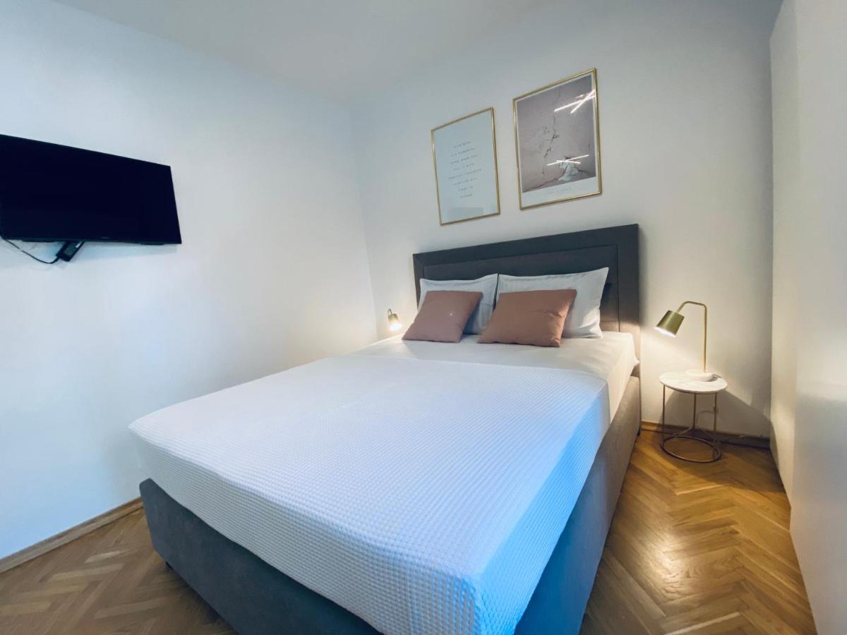 Cirjak Apartments Biograd Na Moru Exteriör bild